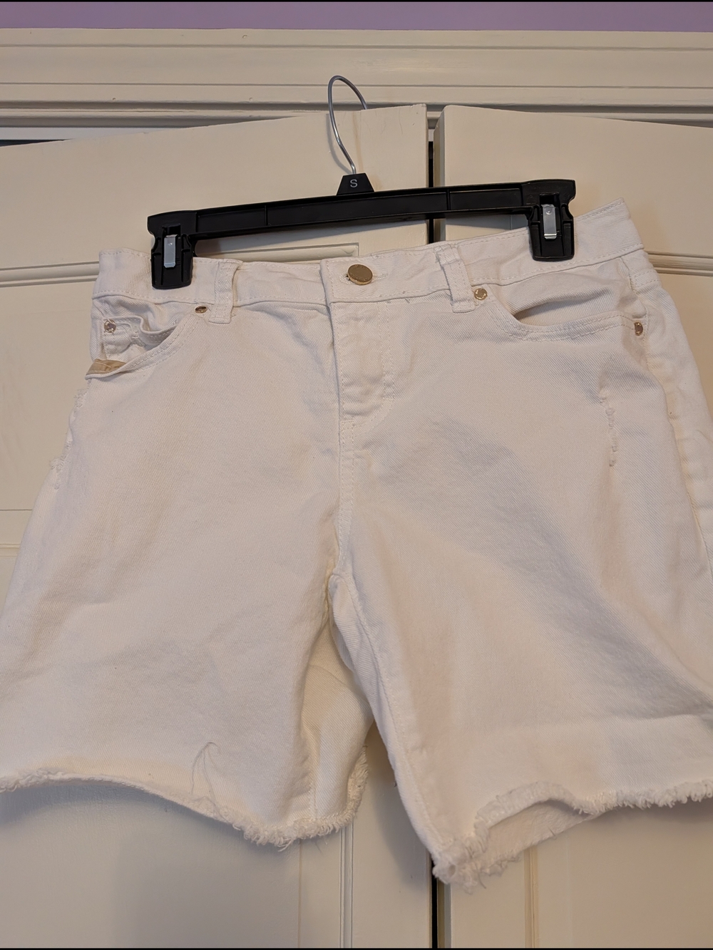Jennifer Lopez Denim Frayed-Hem Jean Shorts